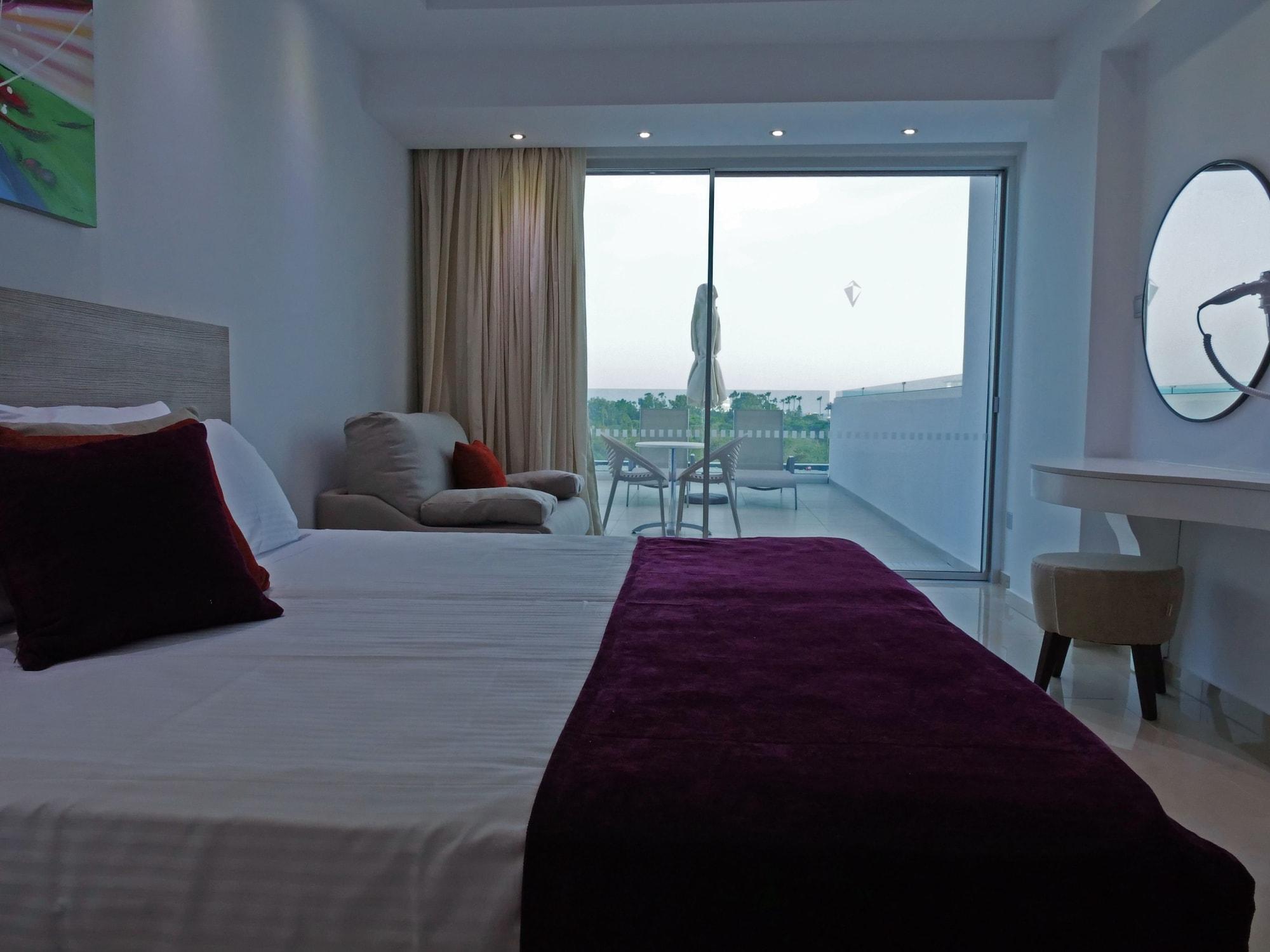 Hotel Amethyst Napa & Ayia Napa